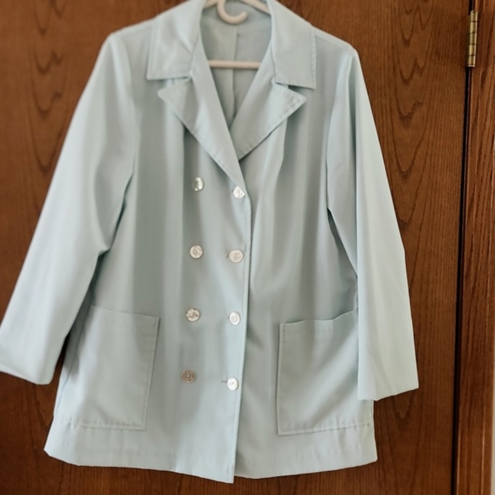 Misses Vintage ILGWU Lightweight coat in lt blue; appr Size L - 16/18